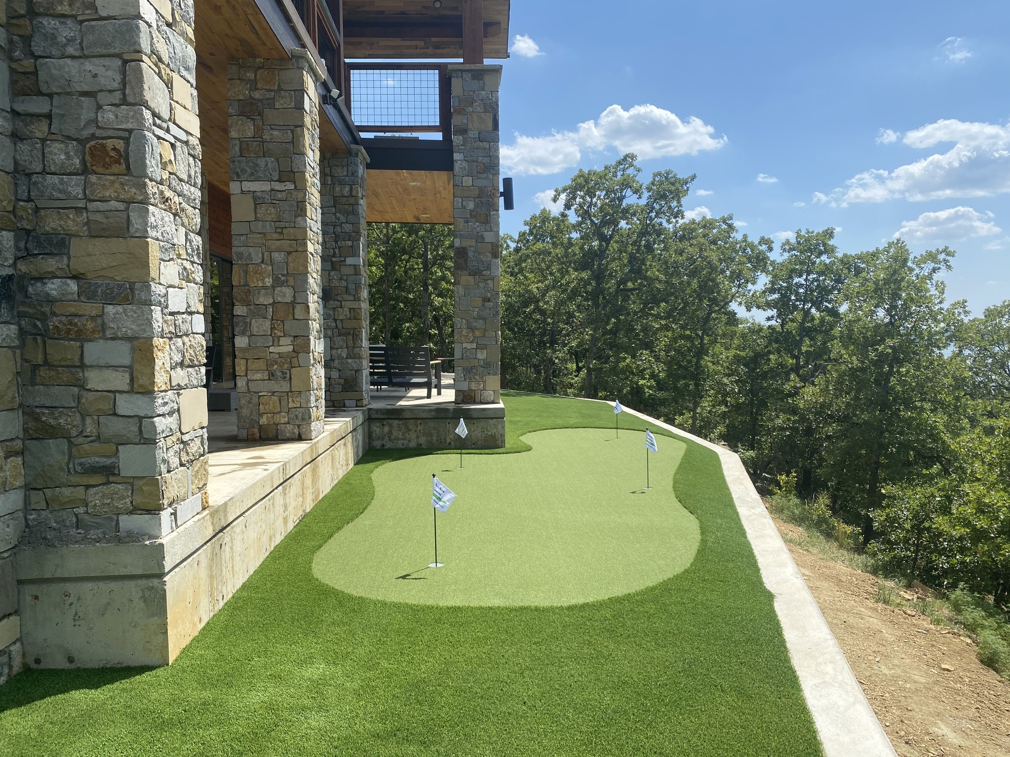 business with synthetic turf putting green