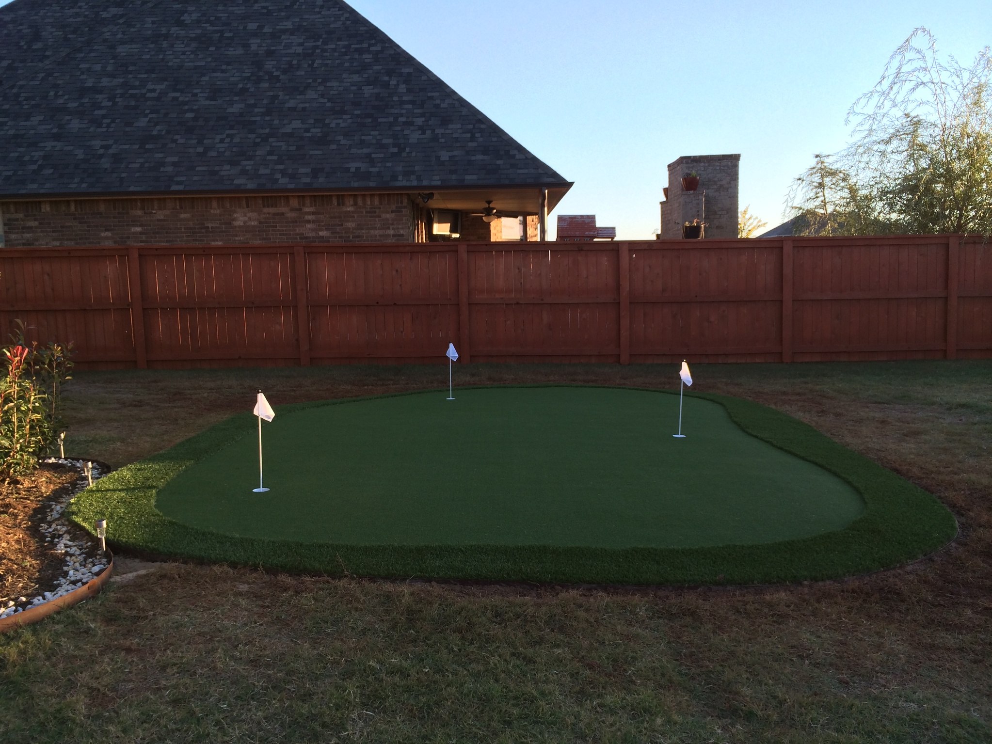 a synthetic turf putting green