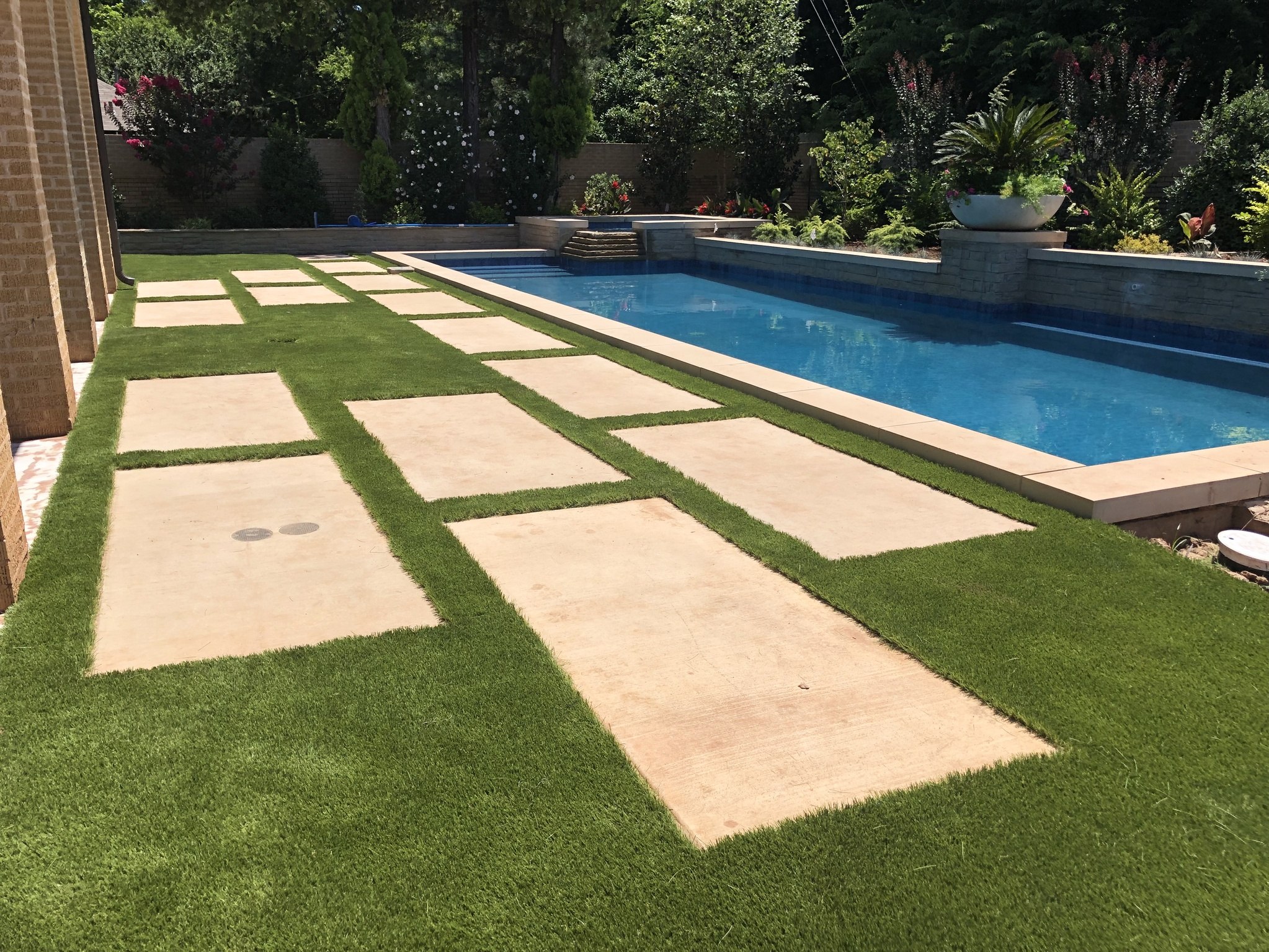 synthetic grass for home